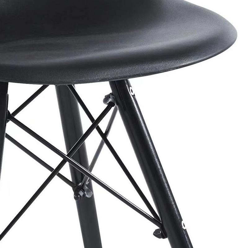 Sedia moderna total black in polipropilene e legno Ester