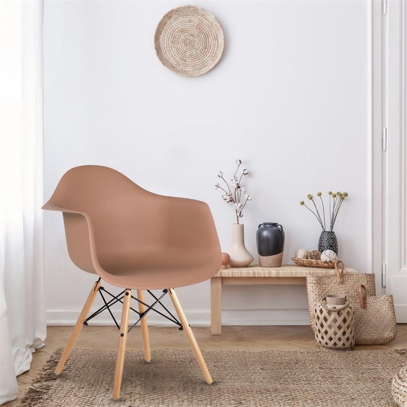 Sedia color cammello in polipropilene e legno Federica