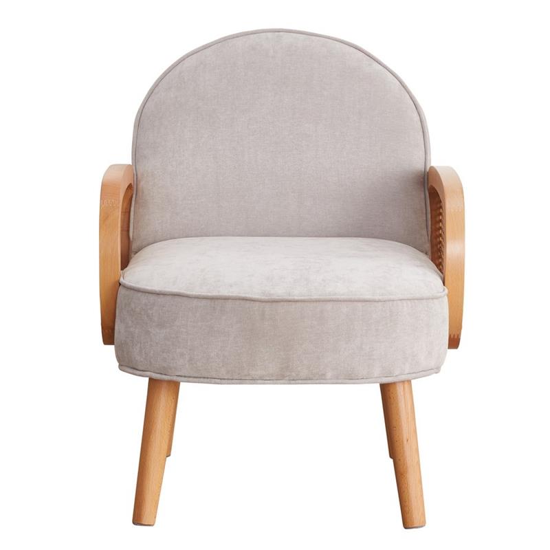 Poltroncina grigio chiaro in polipropilene e legno senta Doris